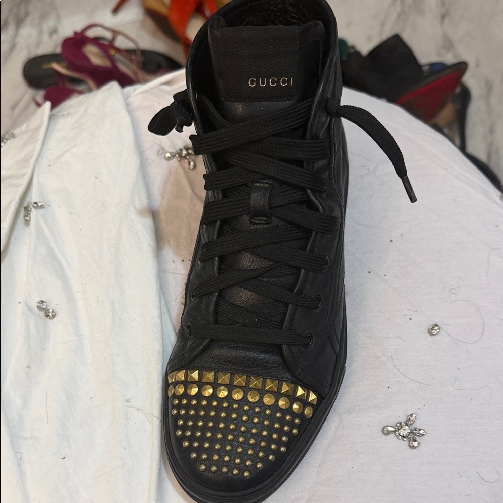 Gucci Women's Black and Gold High-Top Sneakers